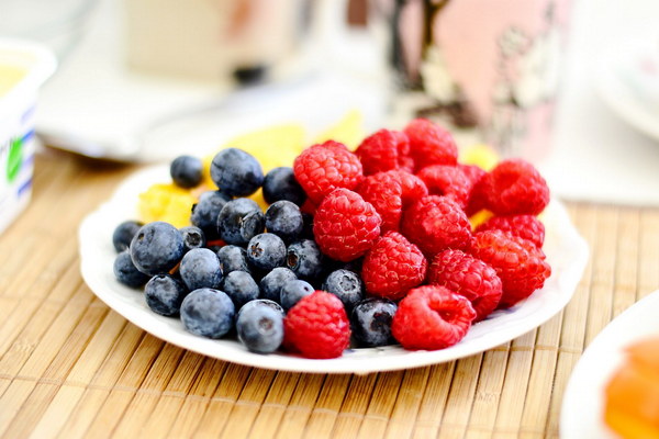 Radiance in a Bowl The Beauty-Boosting Salad Kit